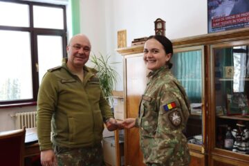 Elevii militari au participat la „Atelierul de mărțișoare!”. Foto elev sergent Maria Găină