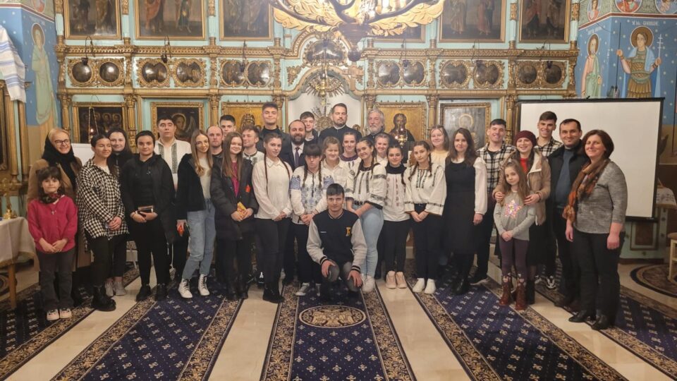 Moment duhovnicesc în cadrul Centrului de Tineret Ecclesia al Liceului Tehnologic Special Bivolărie