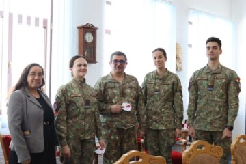 Elevii militari au participat la „Atelierul de mărțișoare!”. Foto elev sergent Maria Găină