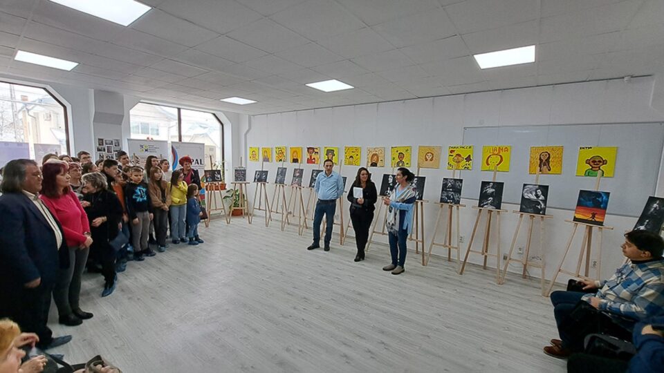 20 de lucrări ale fotografului sucevean Edmond Sabin pot fi admirate la Galeria Zamca 20 de lucrări ale fotografului sucevean Edmond Sabin pot fi admirate la Galeria Zamca