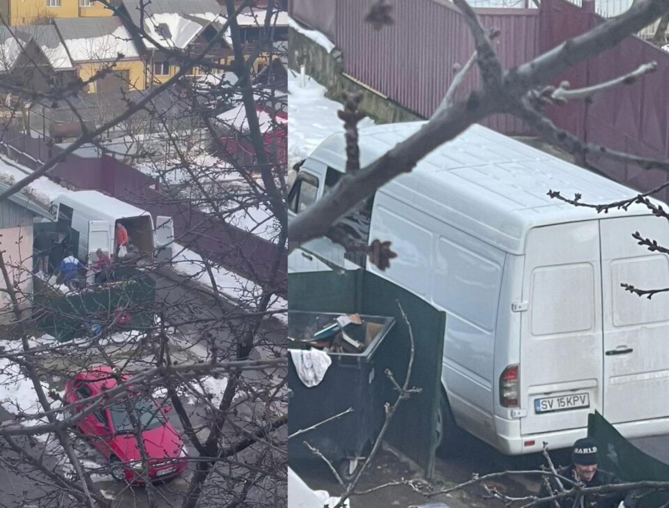 Deșeuri din construcții aruncate la a punctul de colectare a gunoiului de pe strada Gavril Tudoraș nr. 21