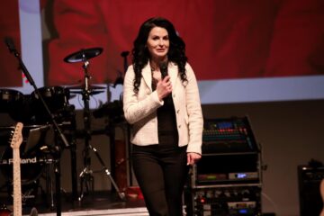 Adriana Cușnir, voluntar SMURD, premiantă a Galei Femei de Succes