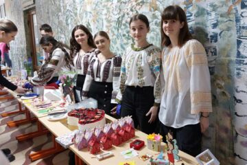 Elevii Colegiului Tehnic Rădăuți și frumusețile realizate de ei pentru Târgul Mărțișorului