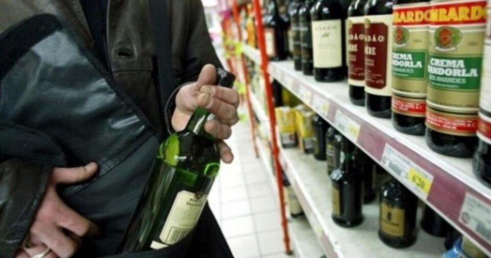 Furt vin, imagine generică