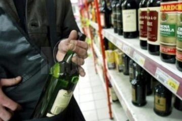 Furt de vin. Imagine generică
