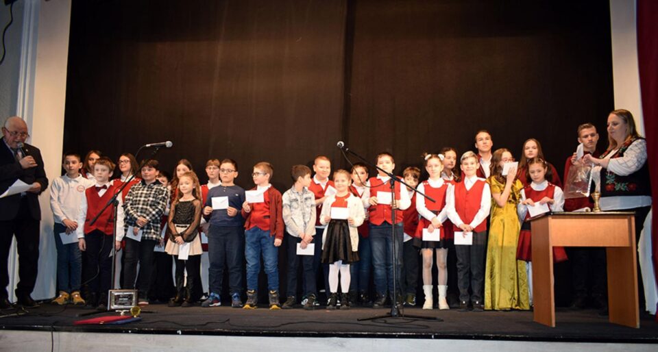 Elevi premiați