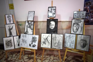 Expoziție cu o parte din creațiile plastice ale elevilor școlii având ca temă creațiile sculptorului Ion Irimescu