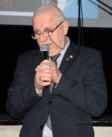 Directorul școlii, prof. Costică Parfenie