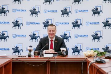 Viceprimarul Sucevei, Lucian Harșovschi, la conferința de presa din 8 Martie 2023