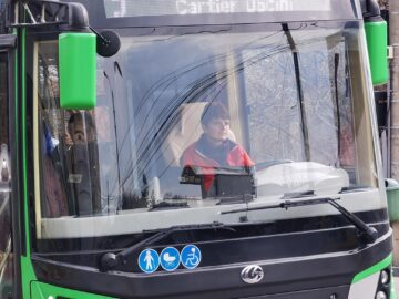 Măriuța Spătaru - prima femeie șofer de autobuz angajată la TPL Suceava