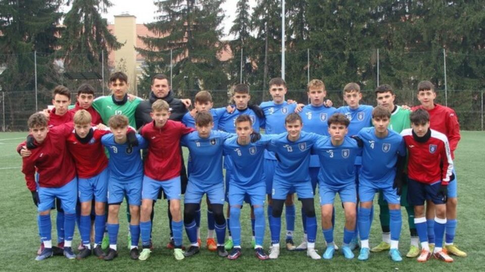 Fotbalistii antrenati de Andrei Itco lupta pentru calificarea in semifinalele Cupei Elitelor Fotbalistii antrenati de Andrei Itco lupta pentru calificarea in semifinalele Cupei Elitelor