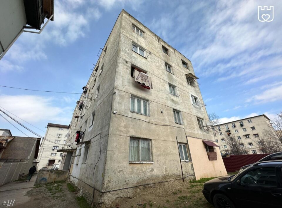 Blocul 9 A (Castor), de pe strada Jean Bart
