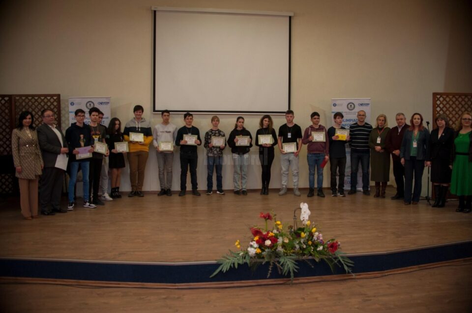 Elevi din județ, premiați la un concurs național de matematică și informatică