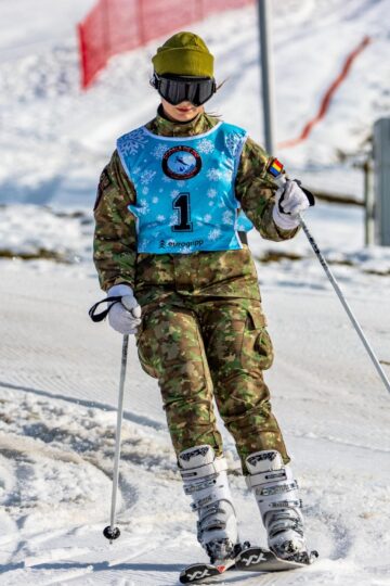 Competiție spectaculoasă de schi, cu elevii Colegiului Militar Câmpulung