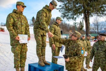 Competiție spectaculoasă de schi, cu elevii Colegiului Militar Câmpulung