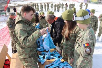 Competiție spectaculoasă de schi, cu elevii Colegiului Militar Câmpulung