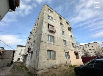 Blocul 9 A (Castor), de pe strada Jean Bart