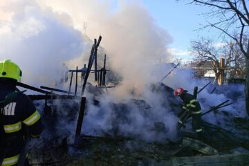 Casă distrusă de un incendiu la Cornu Luncii