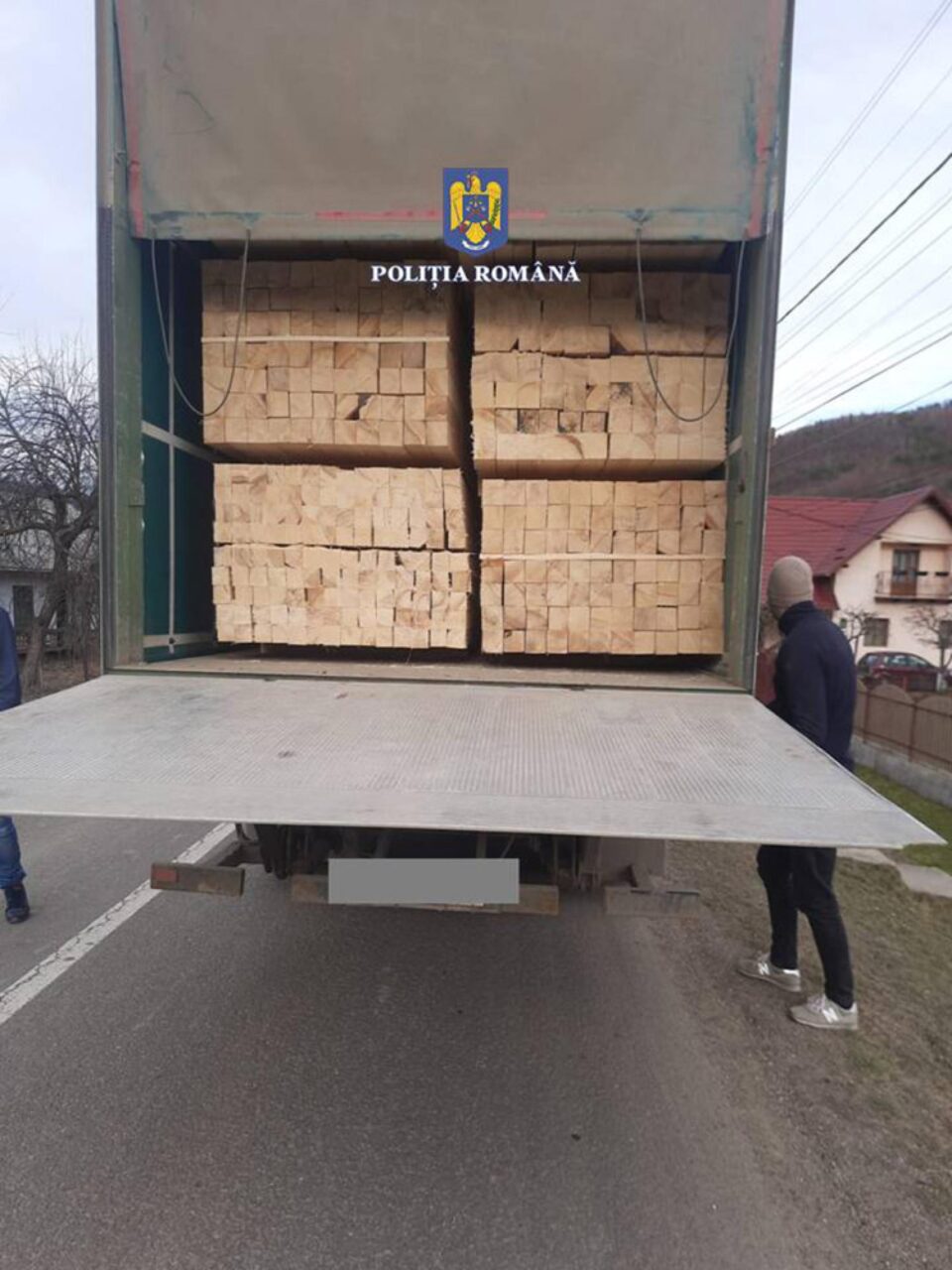 Autotrenul cu cherestea depistat la Mălini