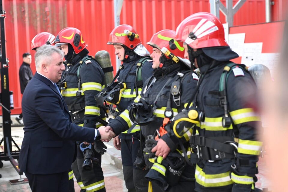 Ministrul Lucian Bode la poligonul de pregatire a pompierilor Siret