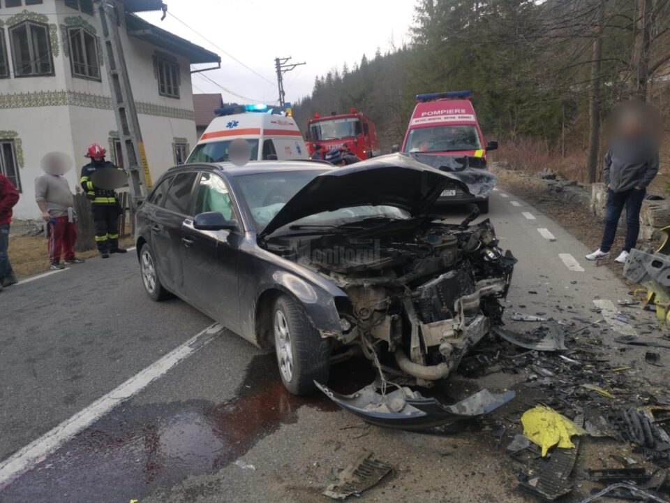 Accident cu trei victime, la Crucea