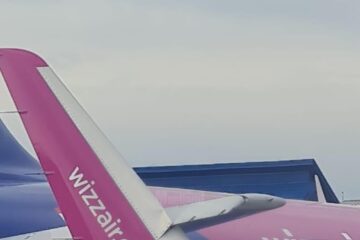 Incident pe Aeroportul Suceava. Coliziune ușoară între două aeronave Wizz Air pe platforma aeroportului
