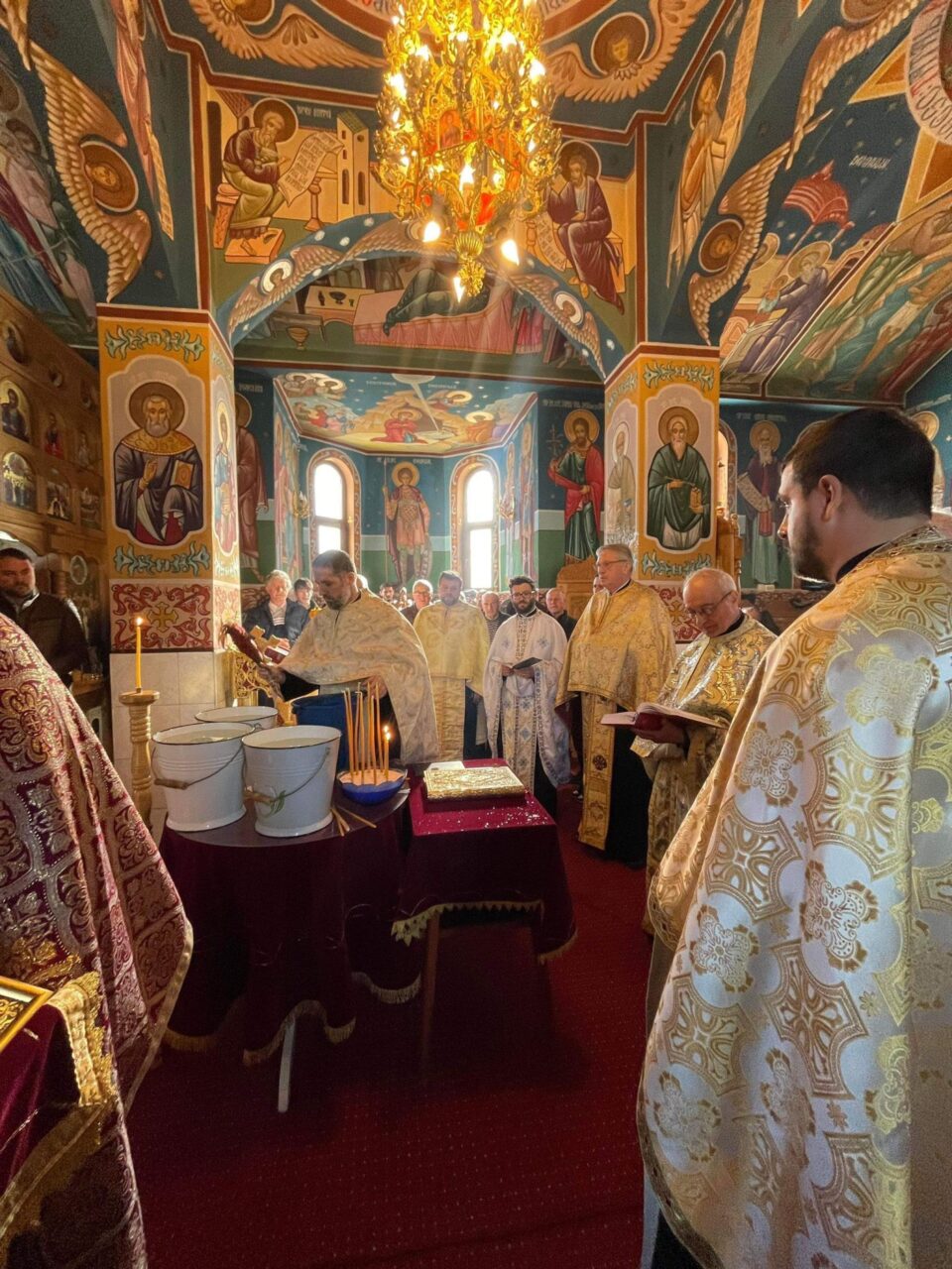 Binecuvântare pentru parohia Mănăstioara-Preutești