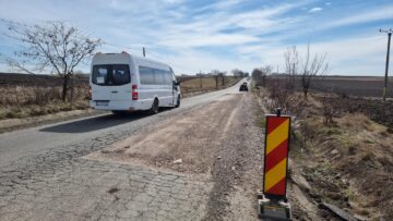 Șoferii evită porțiunile stricate