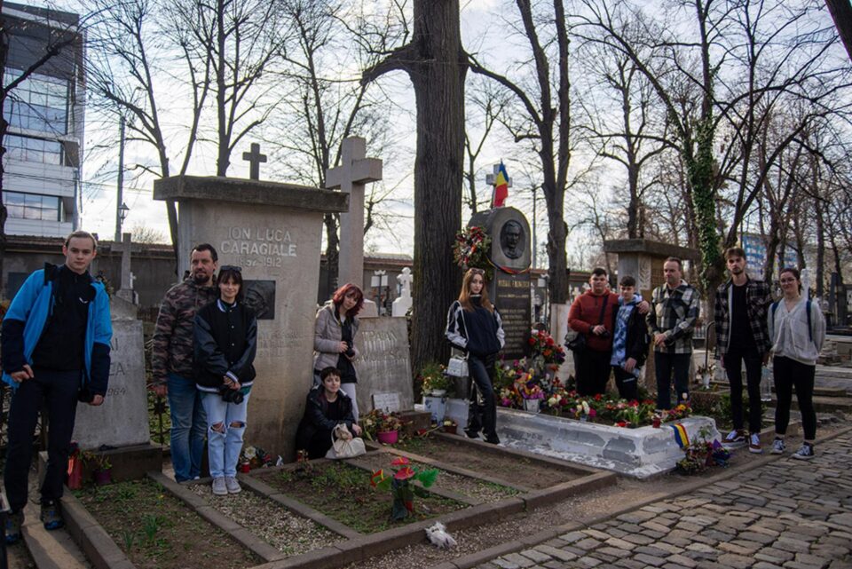 Elevii pasionați de arte vizuale ai Colegiului „Alexandru cel Bun”, într-o excursie de documentare în „București, oraș al artelor”