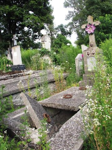 Morminte de români