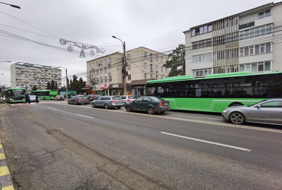 Toate autobuzele electrice comandate de Primărie au ajuns la TPL Suceava, dar implementarea sensurilor unice va fi făcută după modificări la axul principal