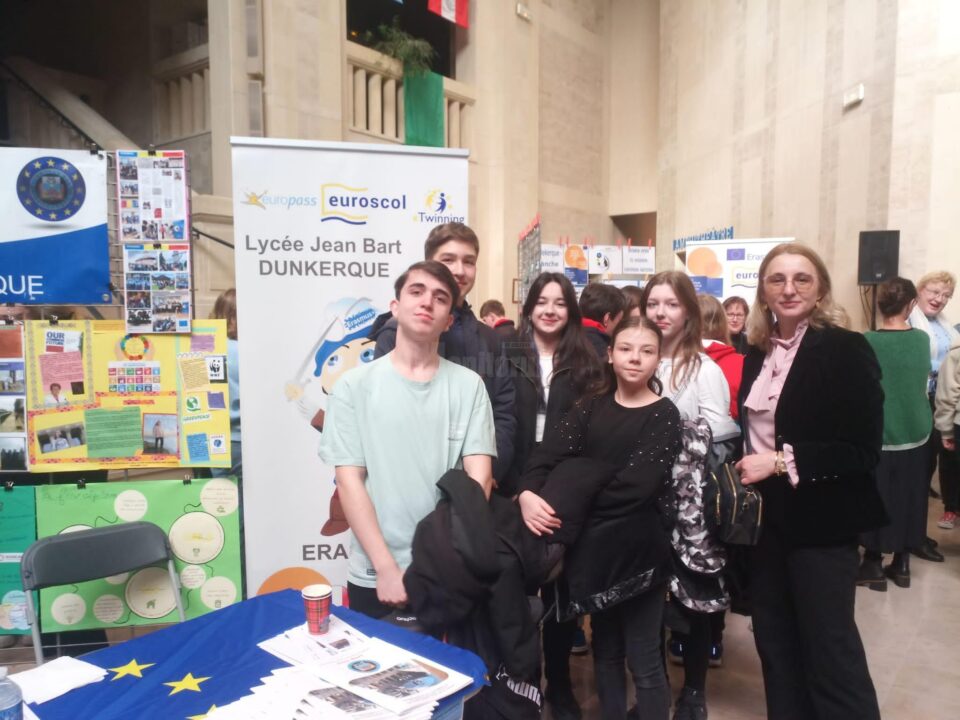 Elevi ai Colegiului de Artă Suceava au participat la o conferință internațională desfășurată în Franța
