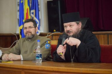 Pr profesor Constantin Cârloanță Protosinghelul Hrisostom Ciuciu Foto elev caporal Larisa Dăscălescu