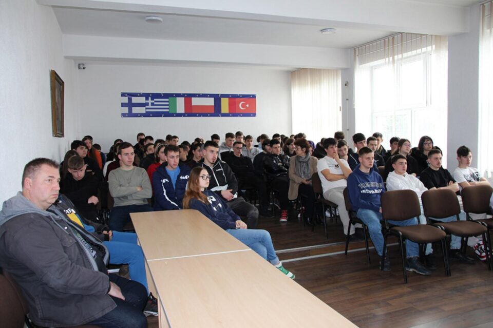 Elevi ai Colegiul Tehnic ”Samuil Isopescu”