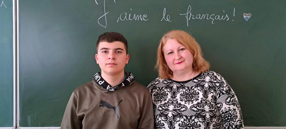 Alvaro Solcan Ruiz alături de prof. Emanuela Mona-Lisa Șoiman