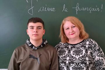 Alvaro Solcan Ruiz alături de prof. Emanuela Mona-Lisa Șoiman
