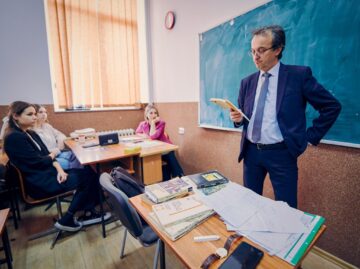 61 de specialiști, oameni de succes din județ, în dialog cu elevii Colegiului ”E. Hurmuzachi”