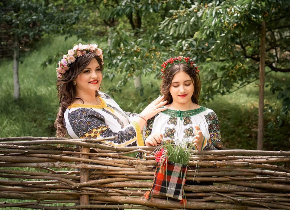 Laura Olteanu și Andra Olteanu