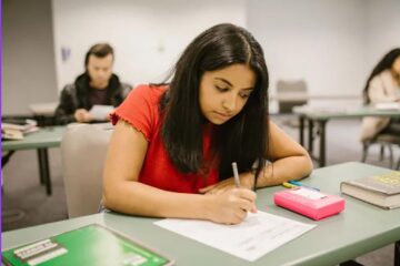 Simularea Evaluării Naționale începe la ora 09:00