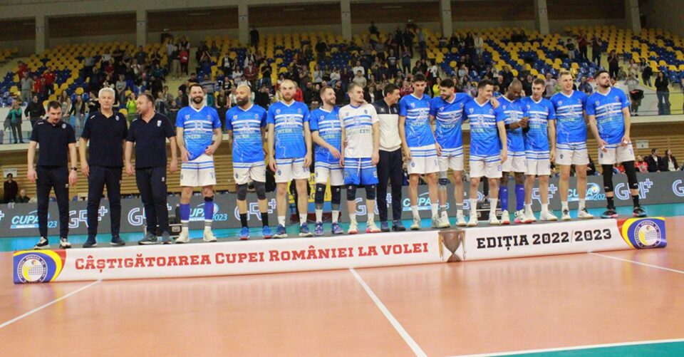 Ștefan Lupu, cu numărul 14 pe tricou, și-a trecut în palmares Cupa României