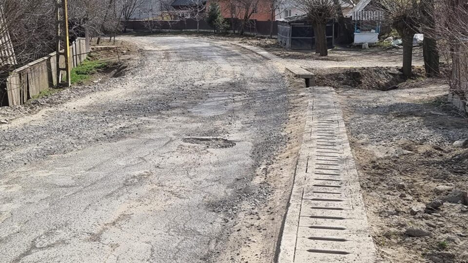Acest drum ar trebui să fie complet modernizat până la finele acestui an