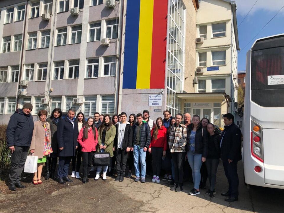 Studenți suceveni duși de reprezentanții SGA în vizită la Barajul Mobil de la Mihoveni