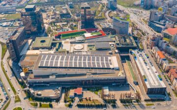 Panouri fotovoltaice montate pe toate proprietățile Grupului Iulius, inclusiv mallul din Suceava