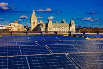 Panouri fotovoltaice montate pe toate proprietățile Grupului Iulius, inclusiv mallul din Suceava