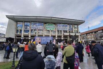 „Marșul pentru viață”, desfășurat în municipiul Suceava între reprize de ploaie