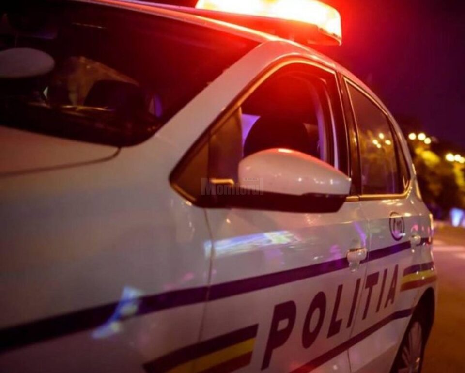 Polițiștii de la Biroul Rutier Suceava au fost sesizați că pe strada Mircea Șeptilici un autoturism avariat blochează o bandă de circulație Polițiștii de la Biroul Rutier Suceava au fost sesizați că pe strada Mircea Șeptilici un autoturism avariat blochează o bandă de circulație