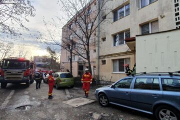 O persoană a fost rănită după o explozie care a avut loc într-un apartament