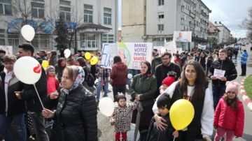 „Marșul pentru viață”, pe străzile din Fălticeni