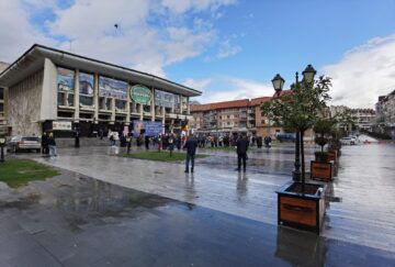 „Marșul pentru viață”, desfășurat în municipiul Suceava între reprize de ploaie