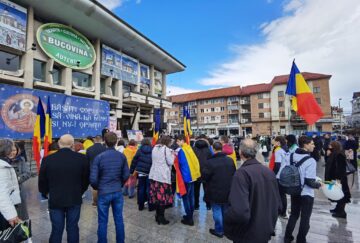 „Marșul pentru viață”, desfășurat în municipiul Suceava între reprize de ploaie
